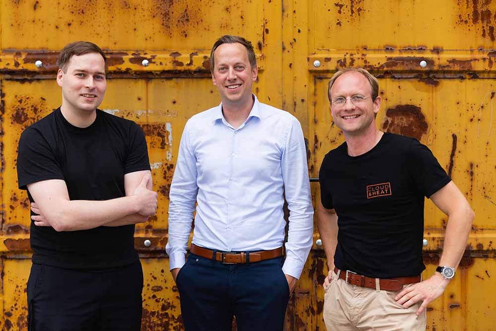 Manager Marius Feldmann, Geschäftsführer Nicolas-Röhrs und Technikchef Jens-Struckmeier von Cloud & Heat. Foto: Cloud & Heat