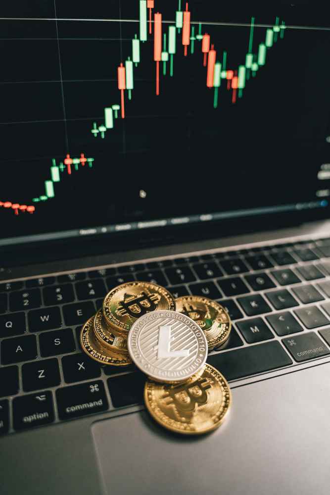 Das Bild symbolisiert Krypto-Geld wie Bitcoin. Abb.: Alesia Kozik, Pexels.com, kostenlose Pexels-Lizenz: https://www.pexels.com/de-de/lizenz/