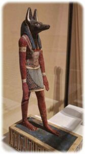 Gott Anubis war im alten Ägypten für die Totenriten zuständig. (aus der Sonderausstellung "Achmîm - Ägyptens vergessene Stadt") Foto: Heiko Weckbrodt