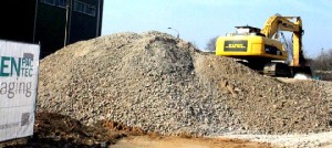 Die ersten Bagger waren bereits Ende 2013 angerollt, am 7. März 2014 war Grundsteinlegung für die neue Pactec-Fabrik in Dresden. Foto: Heiko Weckbrodt