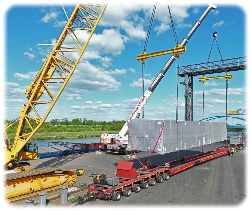 Schwerlaster bringen solche 78 Tonnen schweren Kältekammern zu den Dresdner Chipfabriken. Foto: Air Liquide Electronics