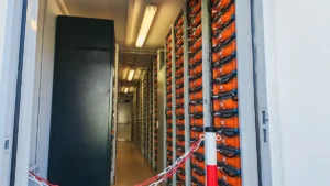 Der Groß-Akku von Sachsenenergie im Innovationskraftwerk Dresden-Reick kann 2,7 Megawattstunden speichern. Foto: Heiko Weckbrodt