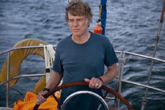 Robert Redfort als namenloser Seemann, der mitten im Indischen Ozean ums Überleben kämpft. Foto: Universum