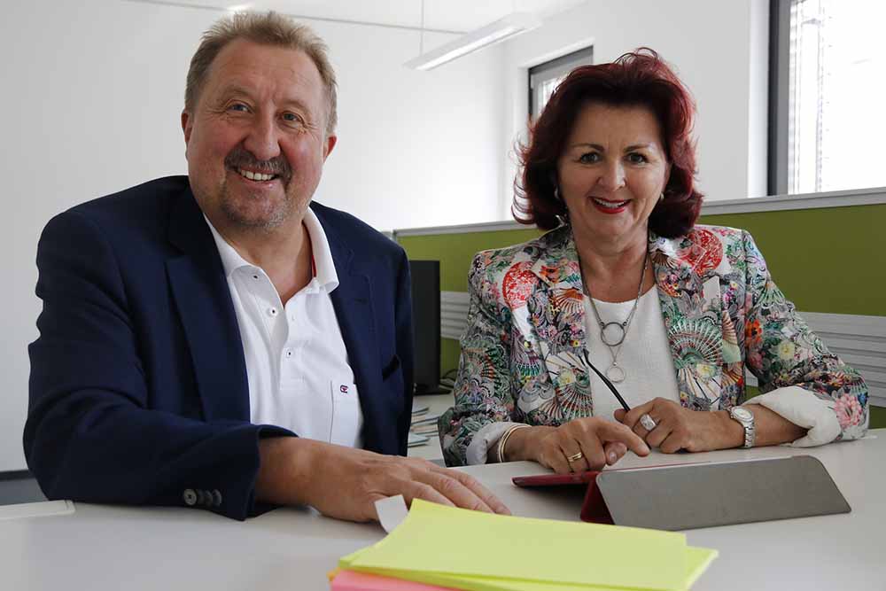 Die Gründer Andreas Mönch und Viola Klein freuen sich: Sie haben die Saxonia Systems AG an Zeiss verkauft. Foto: Sabine Mutschke für Saxonia