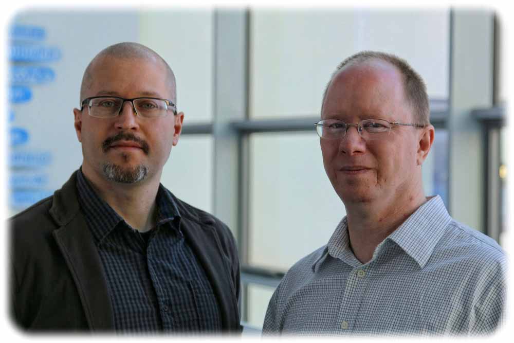 Dr. Andreas Androutsellis-Theotokis, (links) und Dr. Steven W. Poser (rechts). Foto: Konrad Kästner, TUD