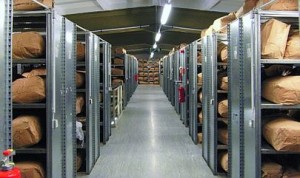 Insgesamt 16.000 Säcke zerrissener Stasi-Akten warten in den Depots auf die Rekonstruktion. Abb. (alle): BStU