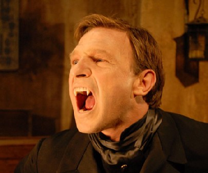 Thomas Kretschmann brauchte anscheinend dringend Geld - und hat in Argentos Machwerk den Dracula übernommen. Foto: Koch Media