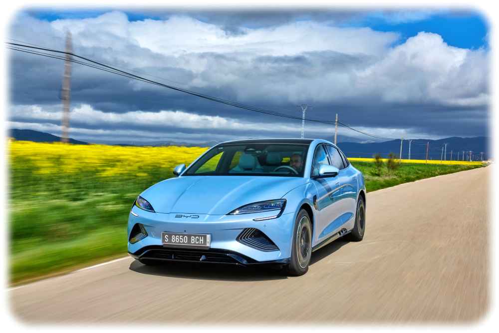 Qualität und Service bleiben zwar umstritten, doch technologisch fahren die Chinesen fahren den deutschen Autobauern voran - vor allem im Stromer-Sektor. Einige Modelle von BYD mit Range Extender kommen laut Unternehmensangaben auf über 1000 Kilometer Reichweite. Foto: BYD