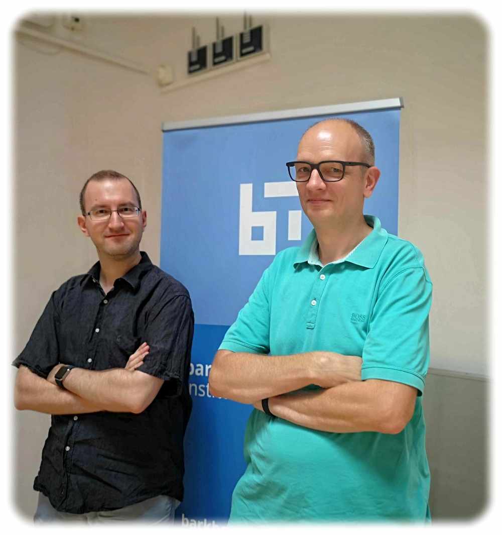 Corenext-Projektleiter Michael Roitzsch und Ko-Geschäftsführer Tim Hentschel arbeiten im Barkhausen-Institut unter anderem an vertrauenswürdigen Prozessoren, Betriebssystemen und offenen Netzwerk-Architekturen für 6G und die europäische Telekommunikations-Industrie. Foto: Heiko Weckbrodt
