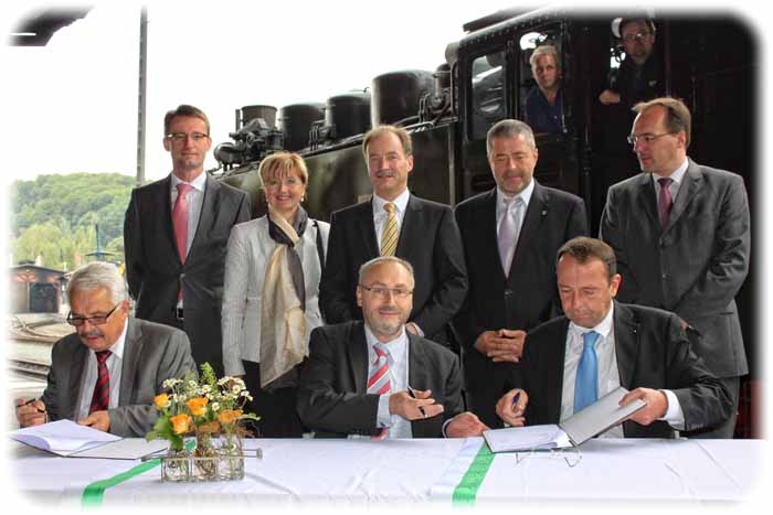 Die Unterzeichnung des Bauvertrages auf dem Bahnhof-Hainsberg liegt inzwischen mehr als drei Jahre zurück. Foto: Peter Weckbrodt