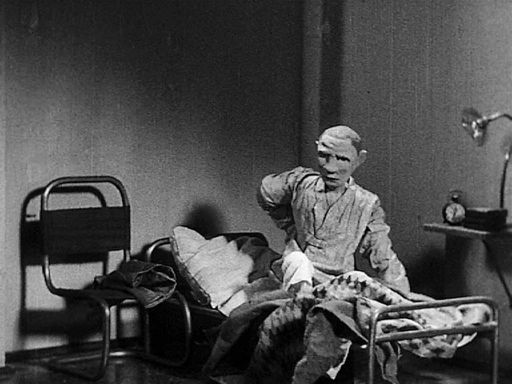 Der Russe muss erst zum "Beherrscher des Alltags", zum neuen Menschen in einer neuen Zeit werden, sagt uns dieser expressiv in Szene gesetzete Puppentrickfilm von 1932. Szenenfoto: Absolut Medien
