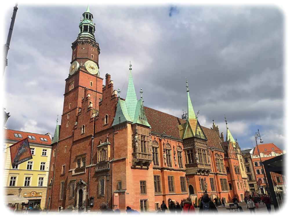 Forscher aus Sachsen und Schlesien - hier ein Blick aufs alte Rathaus Breslau - wollen enger zusammenarbeiten. Foto: Heiko Weckbrodt