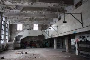 Das Innere der Ofenhalle in der Brotfabrik Dresden-Dölzschen strahlt einen morbiden Charme aus. Foto: Peter Weckbrodt