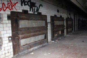 Die großen Brotöfen sind verrostet - seit 25 Jahren sind sie nicht mhr angefeuert worden. Foto: Peter Weckbrodt