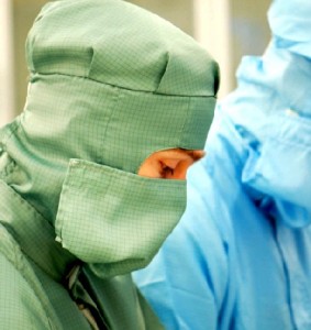 Das CNT arbeitet mit einer 300-mm-Linie im früheren Qimonda-Reinraum - solche Forschungsbedingungen gibt es europaweit sonst nur selten. Abb.: CNT