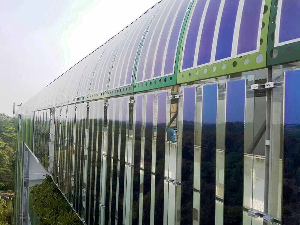 Heliatek-Solarfolien auf einer Glasfassade in Singapur. Foto: heliatekHeliatek-Solarfolien auf einer Glasfassade in Singapur. Foto: heliatek