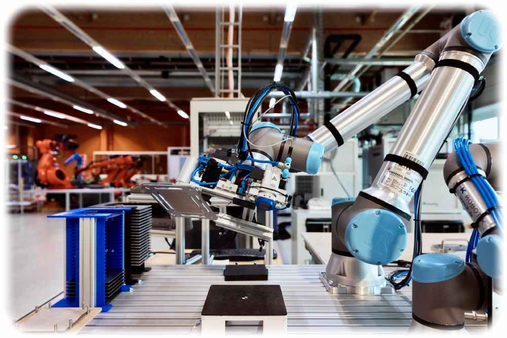 Kollaborative Roboter (Kobots) stapeln in Arnstadt die Stacks für Hochtemeperatur-Elektrolyseure. Foto Fraunhofer-IKTS