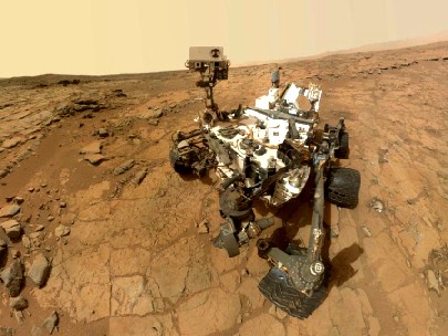 Sucht wie verrückt nach Marsianern: Der NASA-Rover "Curiosity" - hier in einem aus mehreren Fotos zusammengesetzten Selbstporträt. Abb.: NASA
