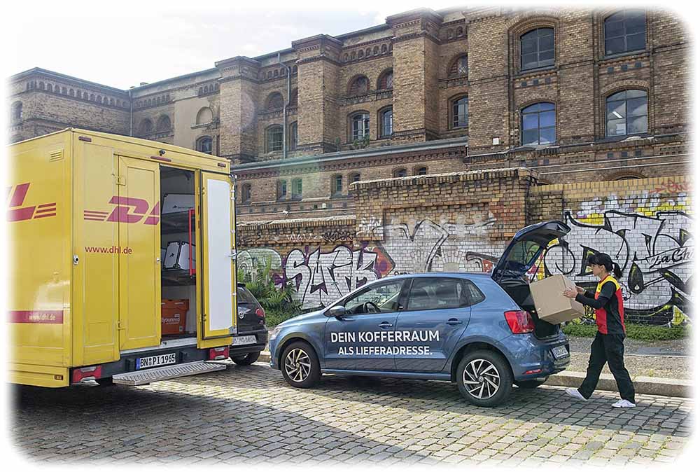 DHL und Volkswagen starten in berlin ein Pilotprojekt zur Paketzustellung in den Kofferraum. Foto: Volkswagen AG