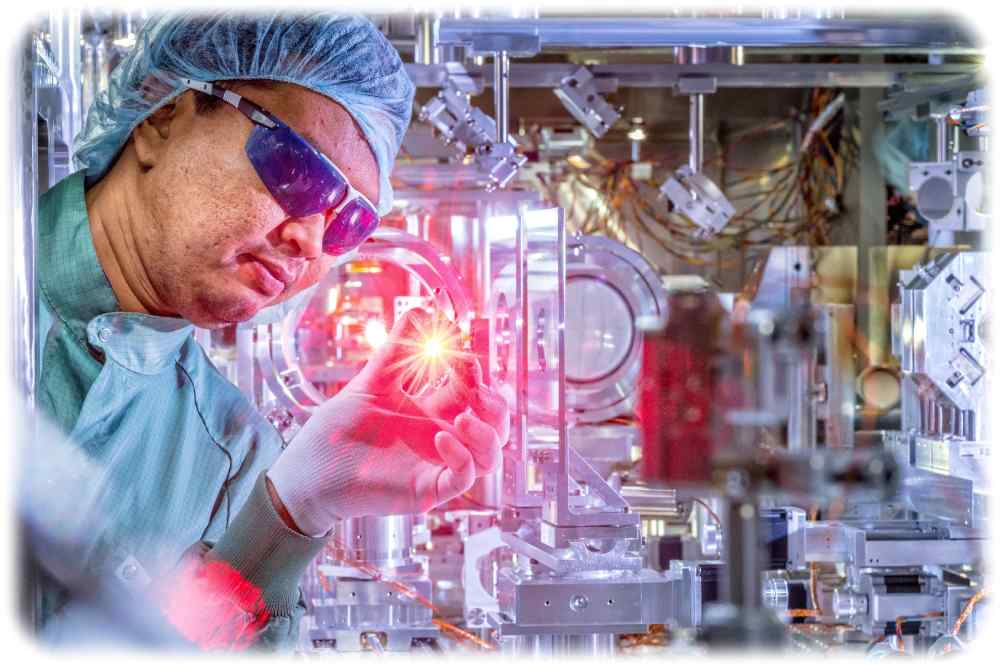 Sehr stark, für das Antimaterie-Experiment aber nicht so gut geeignet: "Draco" ist einer der stärksten Laser im helmholtz-Zentrum Dresden-Rossendorf. Foto: André Wirsig für das HZDR
