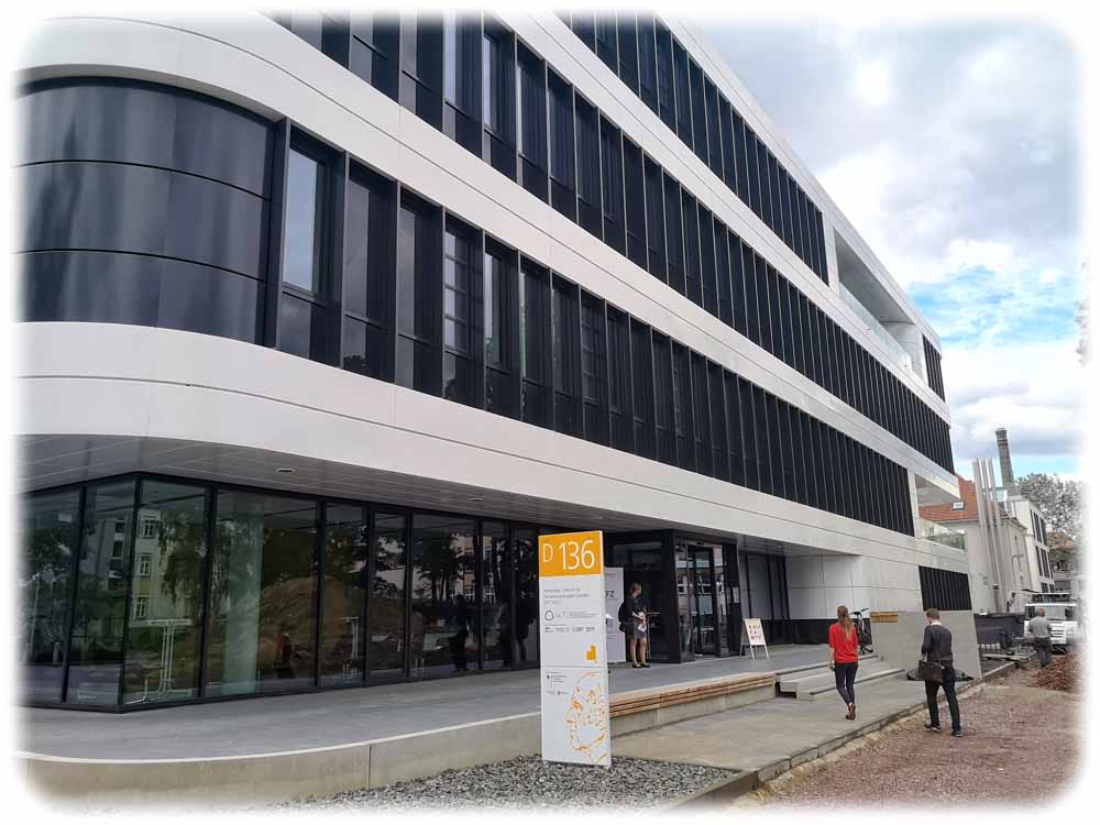 Der Neubau für das EFKZ und das NCT auf dem Campus des Uniklinikums Dresden. Foto: Heiko Weckbrodt