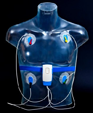 Das Schaubild zeigt den mobilen EKG-Rekorder mit Elektroden. Abb.: IPMS