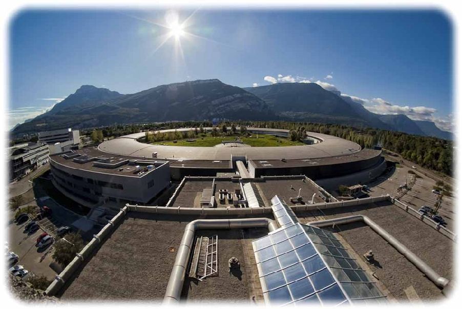 Der Elektronen-Ringbeschleuniger des französischen Großforschungszentrums ESRF bei Grenoble. Die Röntgenstrahlen, die dieses Synchrotron erzeugt, werden z. B. für fortgeschrittene Material-Analysen benötigt. Foto: ESRF