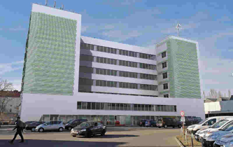 Algen-Reaktoren am EUREF-Campus in Berlin. Foto: Mint Engineering