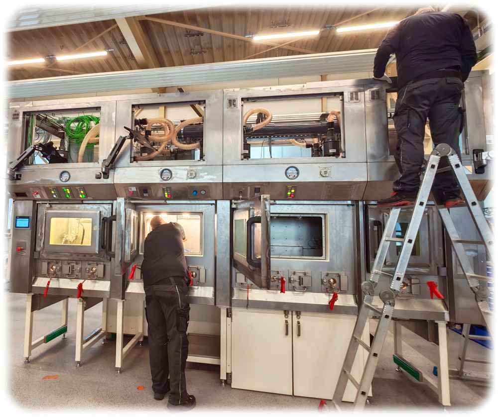 "Isotope Technologies Dresden" (ITD) arbeiten in Rossendorf an einer Heißzellen-Anlage. Foto: Heiko Weckbrodt