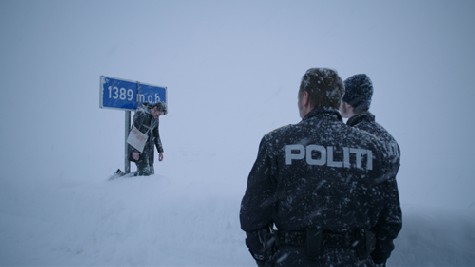 "So war es hier nie": Statt Parksünder zu bestrafen, steht die norwegische Kleinstadt-Polizei plötzlich vor den Hinterlassenschaften eines Bandenkrieges. Foto: Neue Visionen