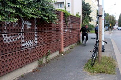 Enderstraße: Zu schmal, wenn sich zwei Radler begegnen. Foto: Heiko Weckbrodt