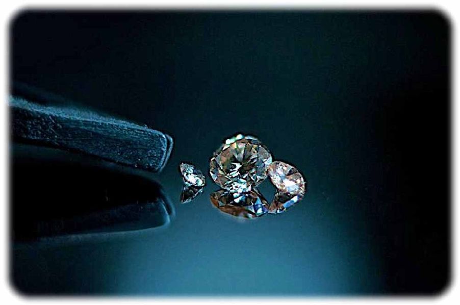 Künstliche Diamanten, die Fraunhofer in den USA herstellt. Foto: Fraunhofer CCD