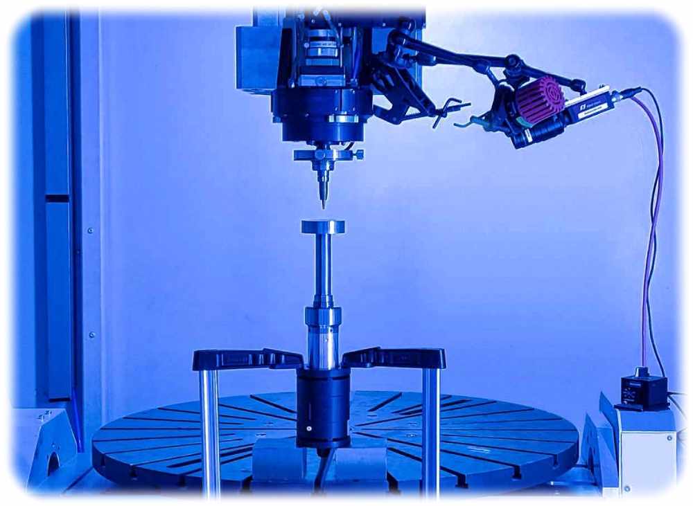 Experimenteller Aufbau beim ultraschall-unterstützten Laserauftragschweißen. Foto: Fraunhofer-IWS