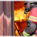 In "3D-PAKtex" wollen Fraunhoferforscher und Industriepartner Feuerwehrleute durch neuartige Schutzanzüge vor PAK-Giften schützen. Foto: Veritas Medien GmbH, Blaulichtkanal via IWS