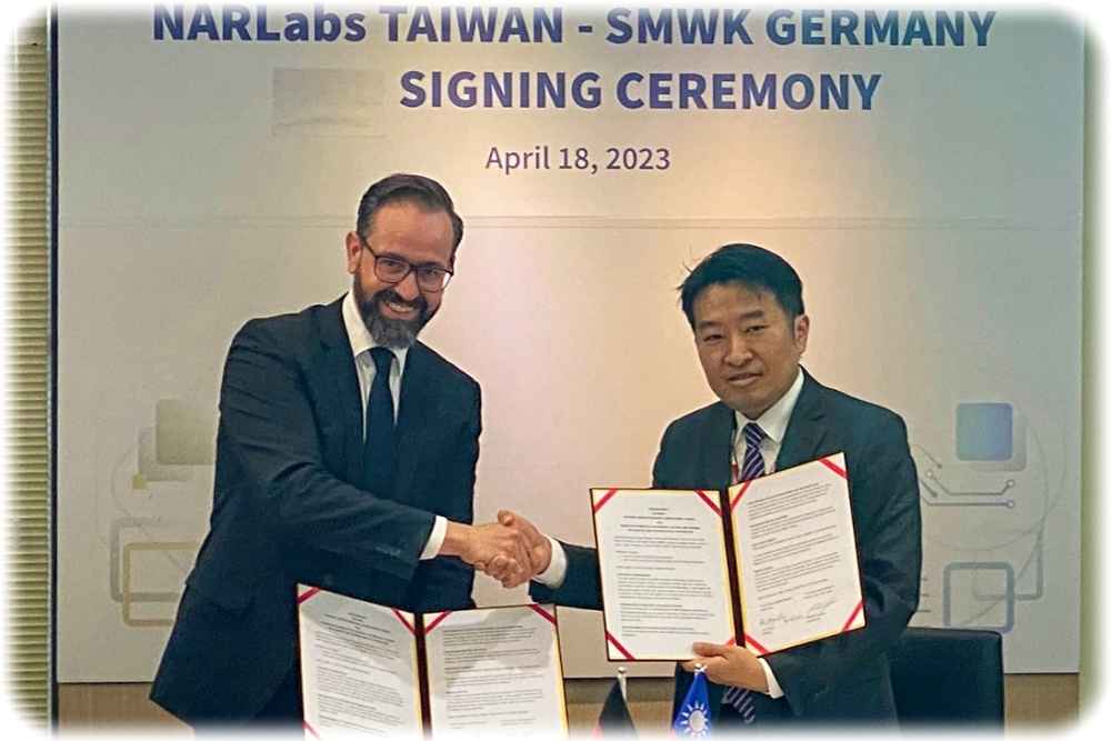 Wissenschaftsminister Gemkow und NarLabs-Chef Yu-Hsueh Hsu haben eine Kooperation zwischen Sachsen und Taiwan vereinbart. Foto: SMWK