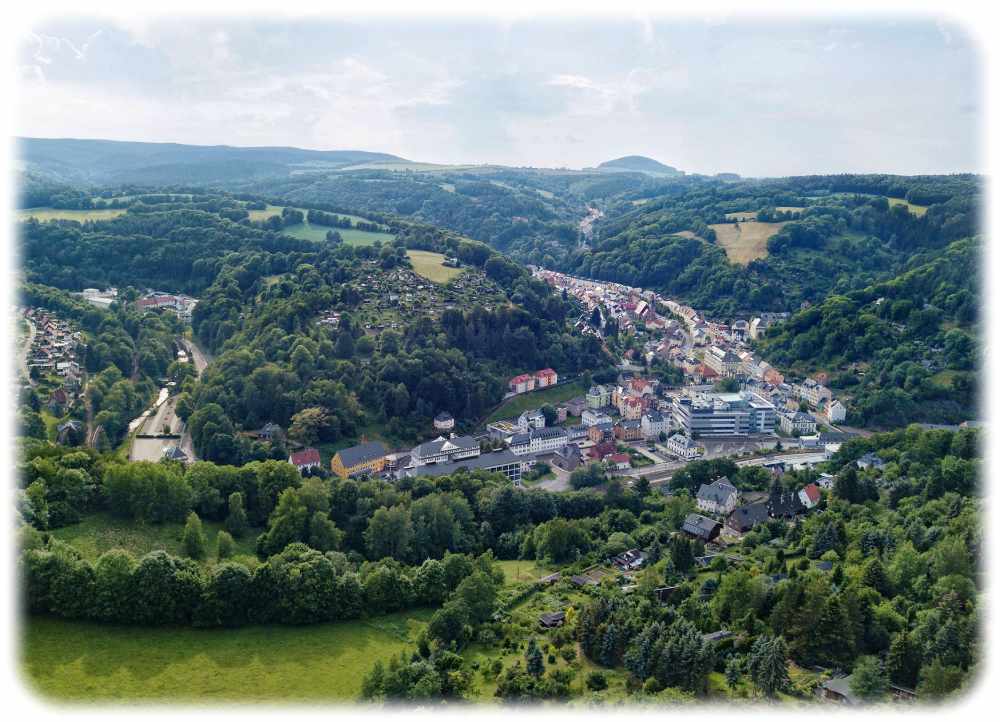 Luftbild von Glashütte im Mügliztal im sächsischen Osterzgebirge, wo sich zahlreiche Uhr-Manufakturen angesiedelt haben. Foto: Nomos