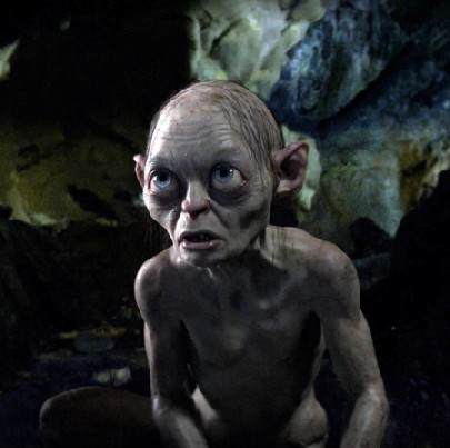 Auch der vom Ring verzehrte Ex-Hobbit Gollum (Andy Serkis) darf im "Der kleine Hobbit" schön scharf zischeln. Abb.: Warner