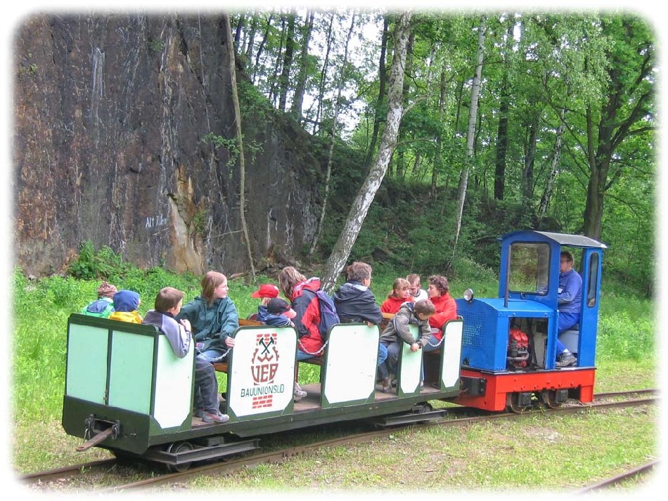 Für die Kinder ist die Fahrt mit den kleinen Zügen ein Riesenspaß´. Foto: Verein