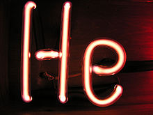 Helum-Leuchtröhre. Abb.: Pslawinski/Wikipedia
