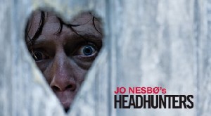 Roger versteckt sich von seinem Häscher auf dem Klo - ganz tief drin. Abb.: NFP