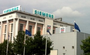 Gleich neben dem Siemens-Trafowerk entstand die neue Montagehalle von Highvolt. Foto: Heiko Weckbrodt
