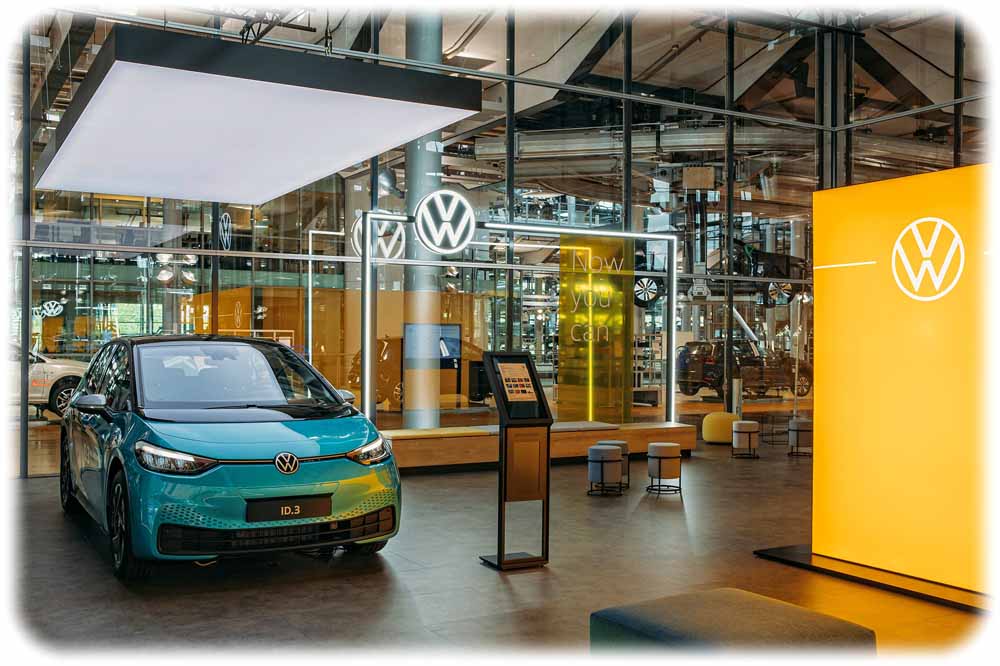 Volkswagen hat einen ersten ID-Store in seiner gläsernen Manufaktur in Dresden eröffnet - und steigt damit in den Direktvertrieb à la Apple oder Tesla ein. Foto: Oliver Killig für Volkswagen Sachsen