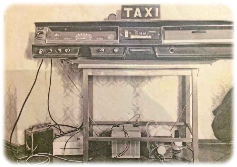 Ein Taxameter Botax 80 aus dem WTZK Dresden in den 1980er Jahren im Teststand. Foto: WTZK / VEB Taxi Dresden, Repro: Heiko Weckbrodt