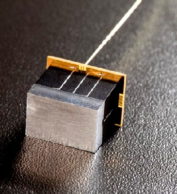 MEMS-Gitterspektrometer: So klein wie ein Stück Würfelzucker. Foto: IPMS