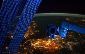 Das nächtliche Westeuropa von der ISS gesehen. Abb.: NASA