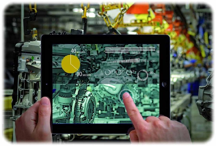 In der hochautomatisierten, vernetzten Fabrik der Zukunft (Industrie 4.0) handeln Maschinen, Roboter und Werkstücke die Fertigungsabläufe selbstständnig untereinander aus. Abb.: Silicon Germany AG