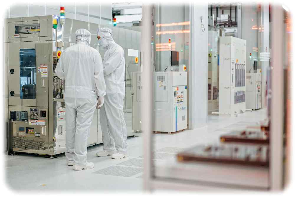 Blick in den Reinraum der neuen Leistungshalbleiter-Fabrik am Infineon-Standort in Villach. Foto: Infineon