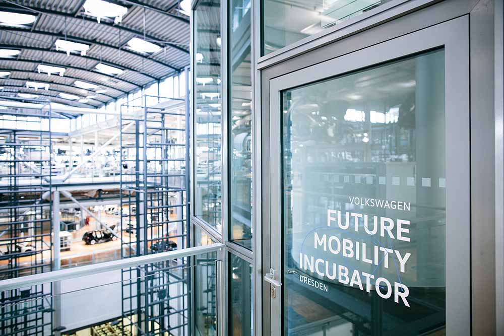 VW hat einen Inkubator für innovative Mobilitäts-Konzepte in der Gläsernen Manufaktur Dresden eingerichtet, in der auch der neue eGolf produziert wird. Foto. VW