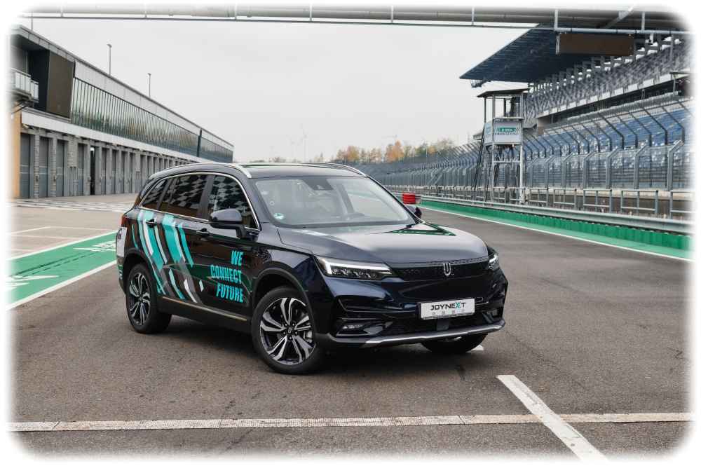 Das Joynext-Textauto erprobt die neue KI-Kamera auf dem Lausitzring. Foto: Joynext GmbH