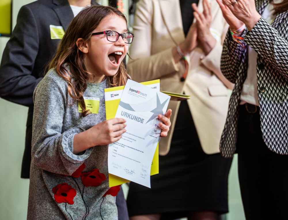 Nele Kirmse hat mit ihrer Arbeit über den Einfluss von Märchen auf Pflanzen einen 1. Preis in der Kategorie "Biologie" von "Jugend forscht junior" gewonnen. Foto: Porsche